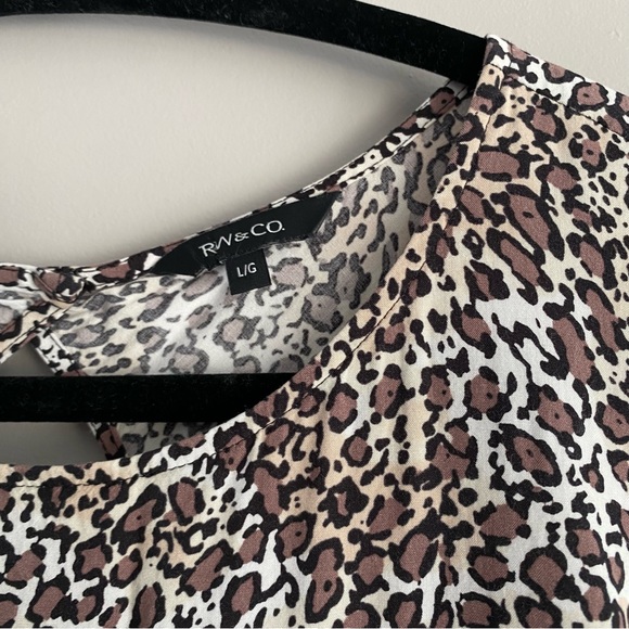 Leopard print midi dress with side slits & open back - RW&Co - Size LG - Picture 3 of 6